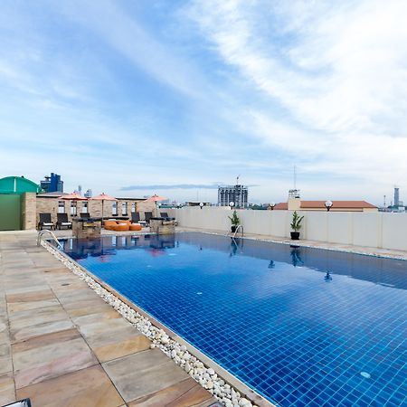 Nova Suites Pattaya By Compass Hospitality Exteriör bild