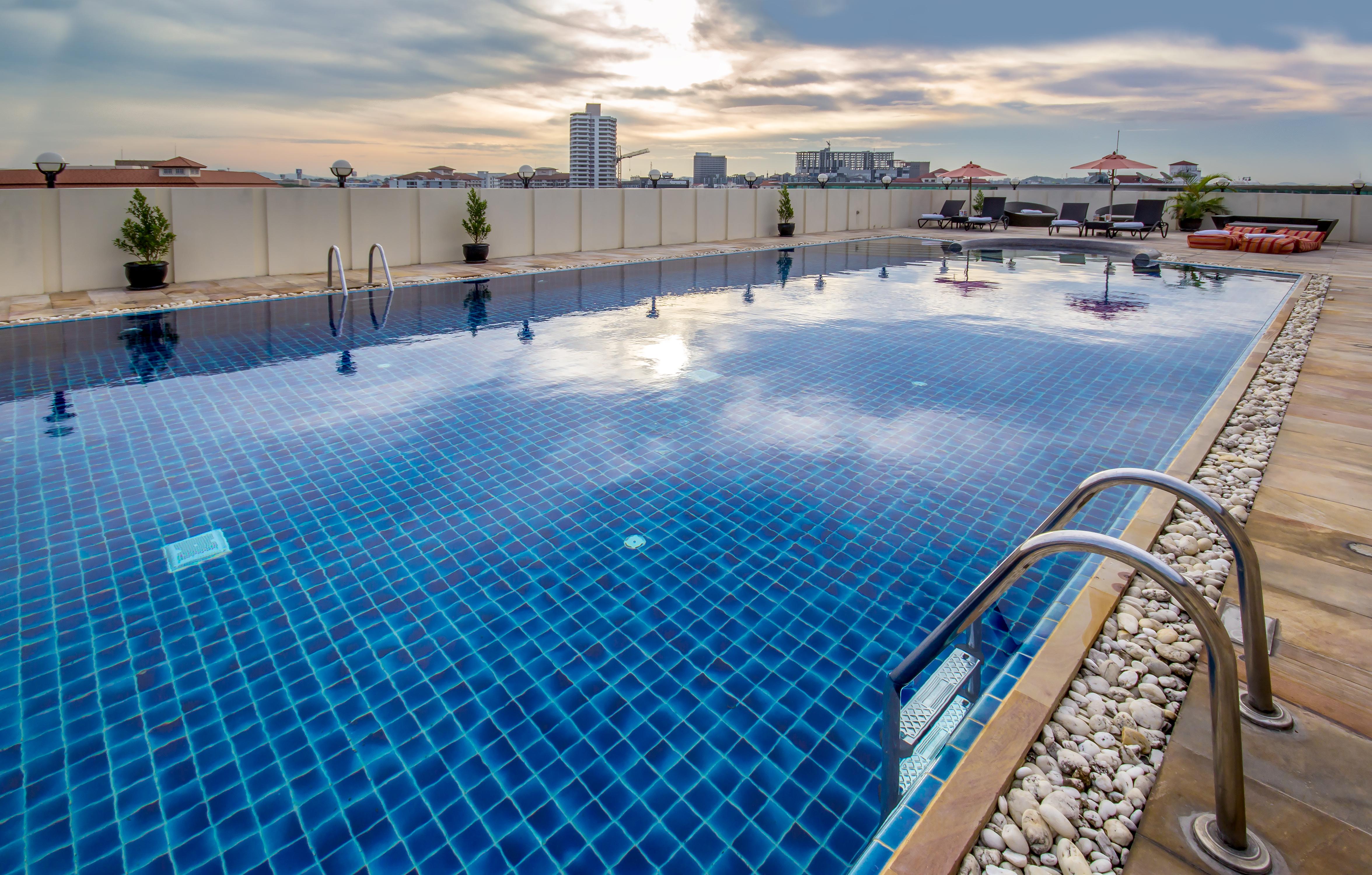 Nova Suites Pattaya By Compass Hospitality Exteriör bild