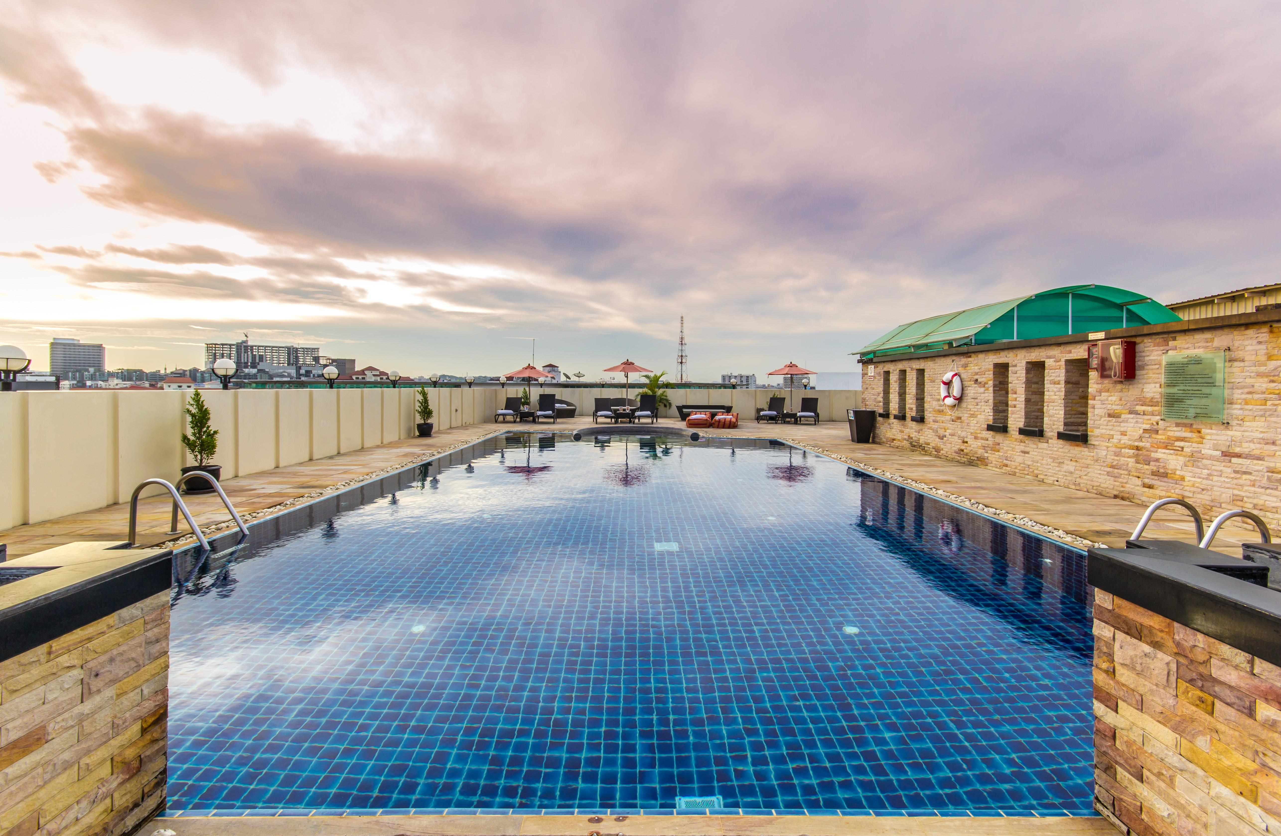 Nova Suites Pattaya By Compass Hospitality Exteriör bild