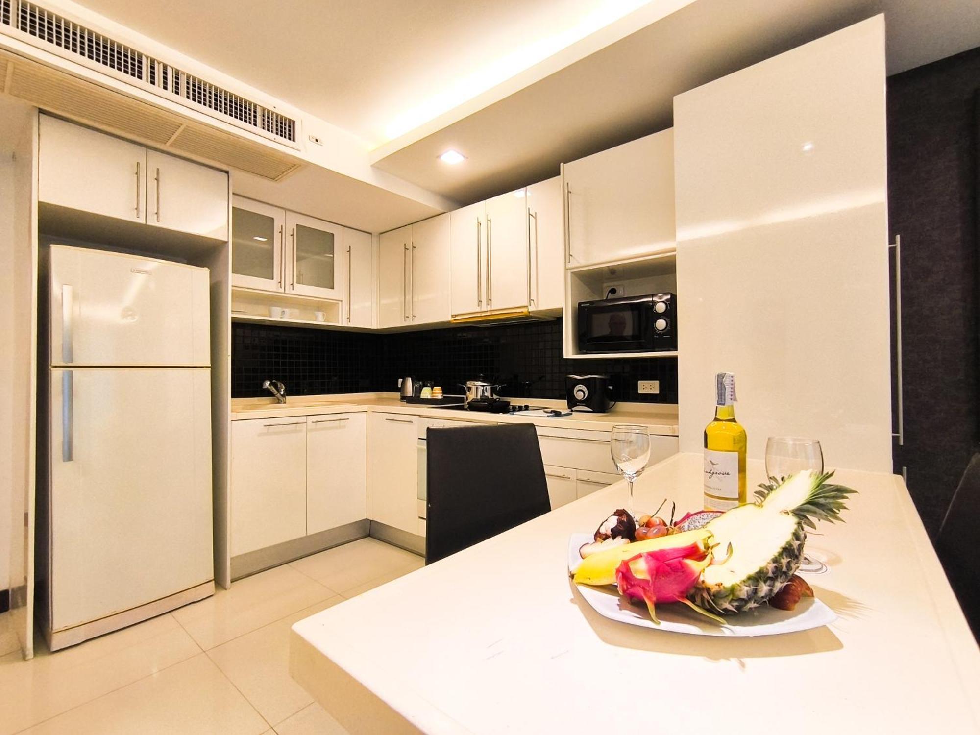Nova Suites Pattaya By Compass Hospitality Exteriör bild