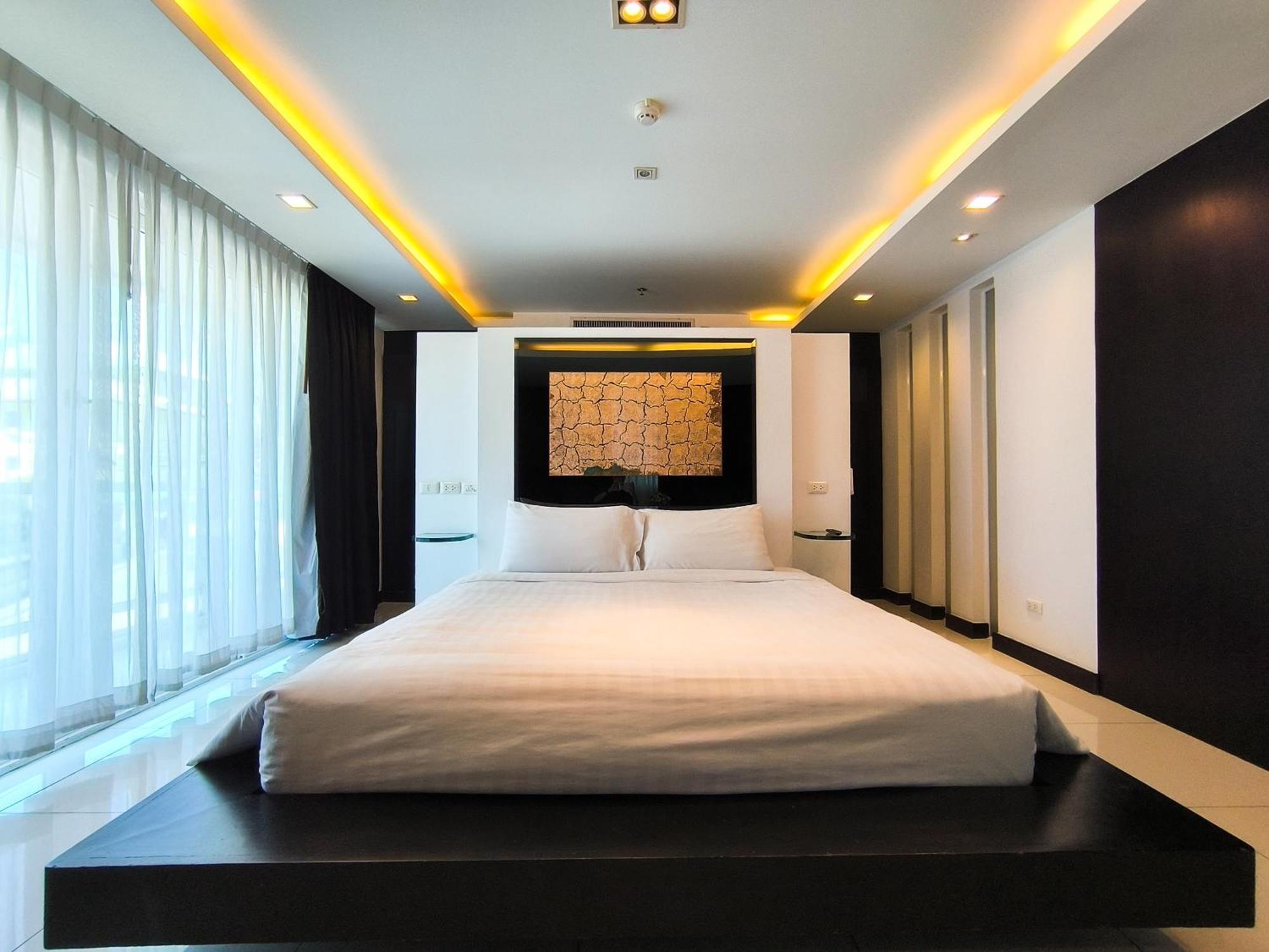 Nova Suites Pattaya By Compass Hospitality Exteriör bild