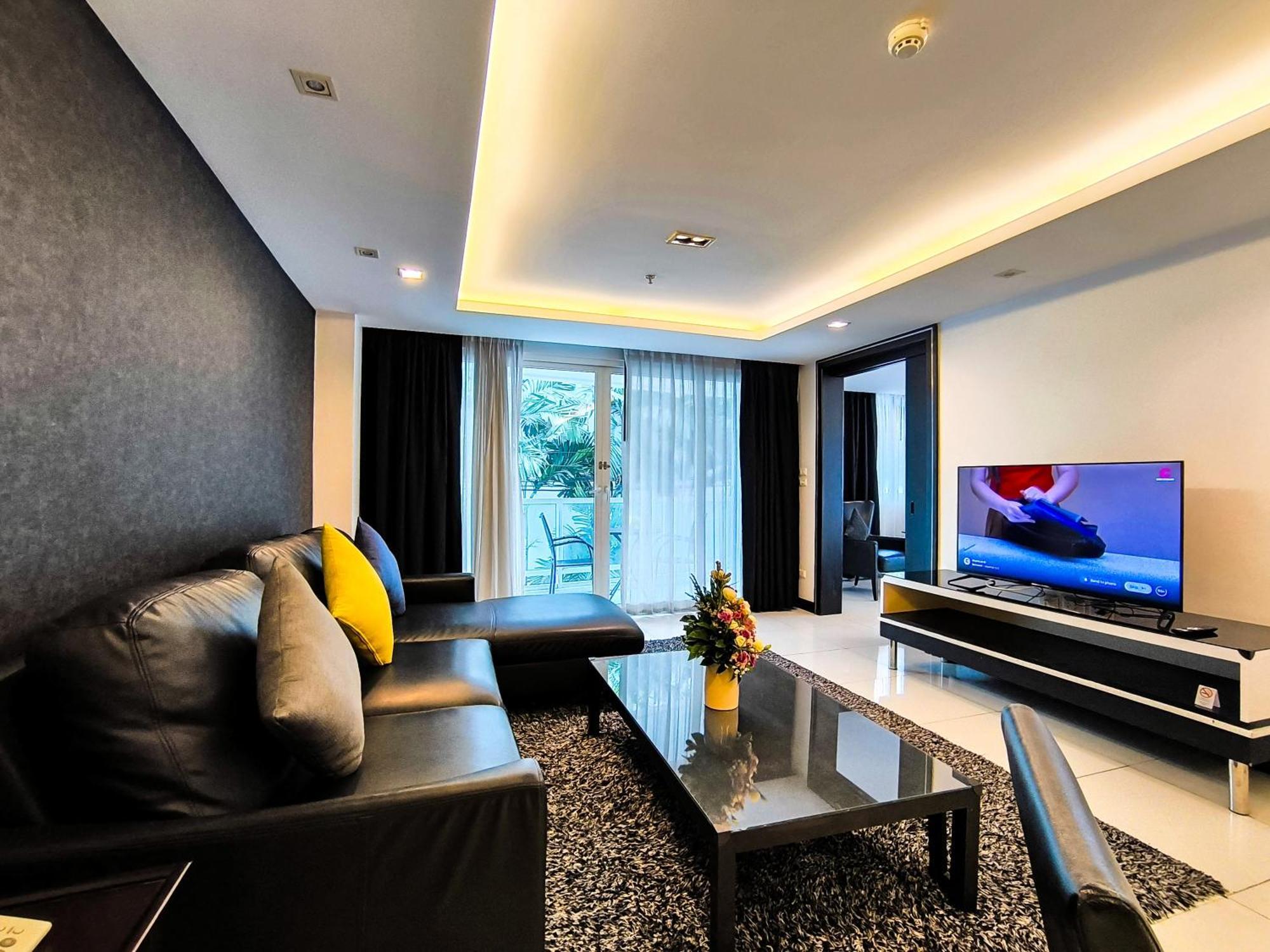 Nova Suites Pattaya By Compass Hospitality Exteriör bild