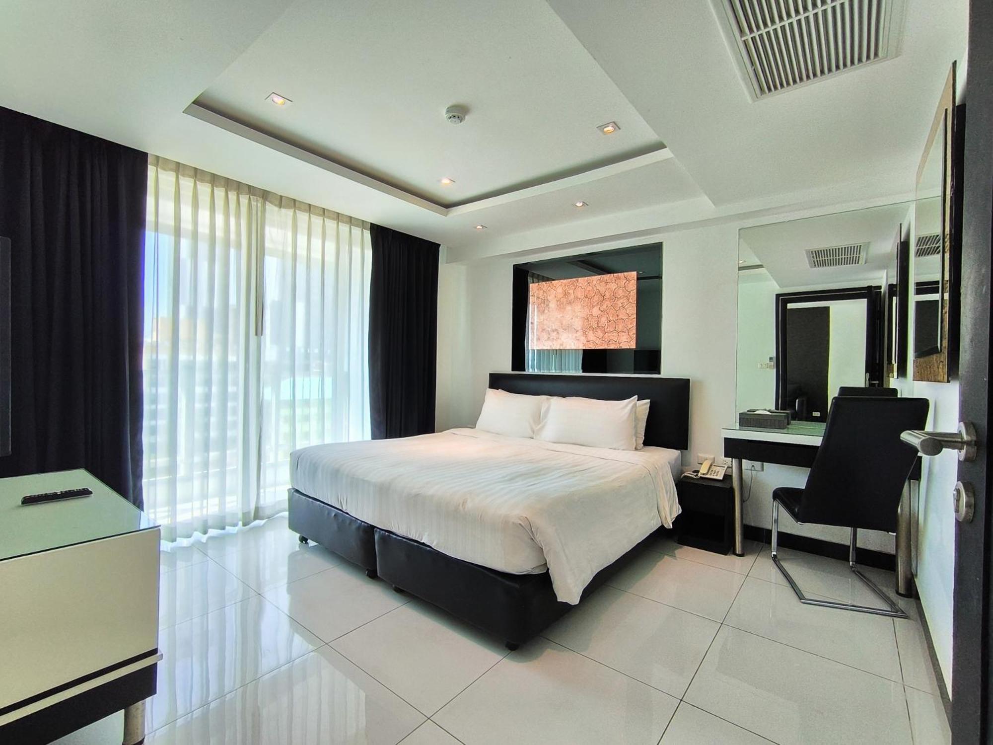 Nova Suites Pattaya By Compass Hospitality Exteriör bild