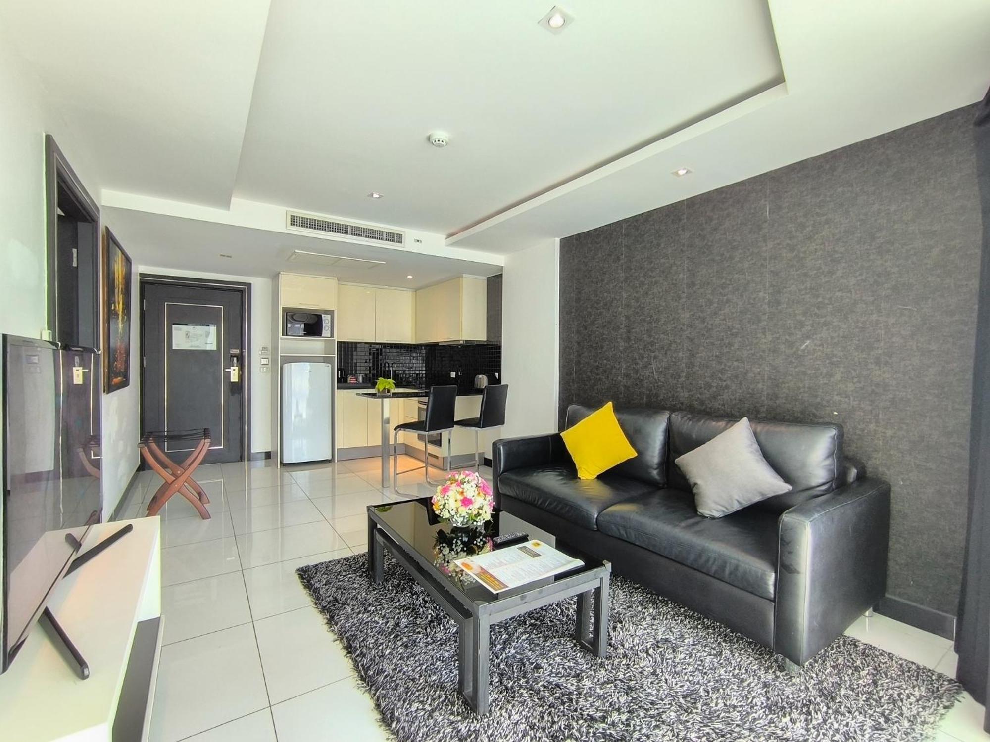 Nova Suites Pattaya By Compass Hospitality Exteriör bild