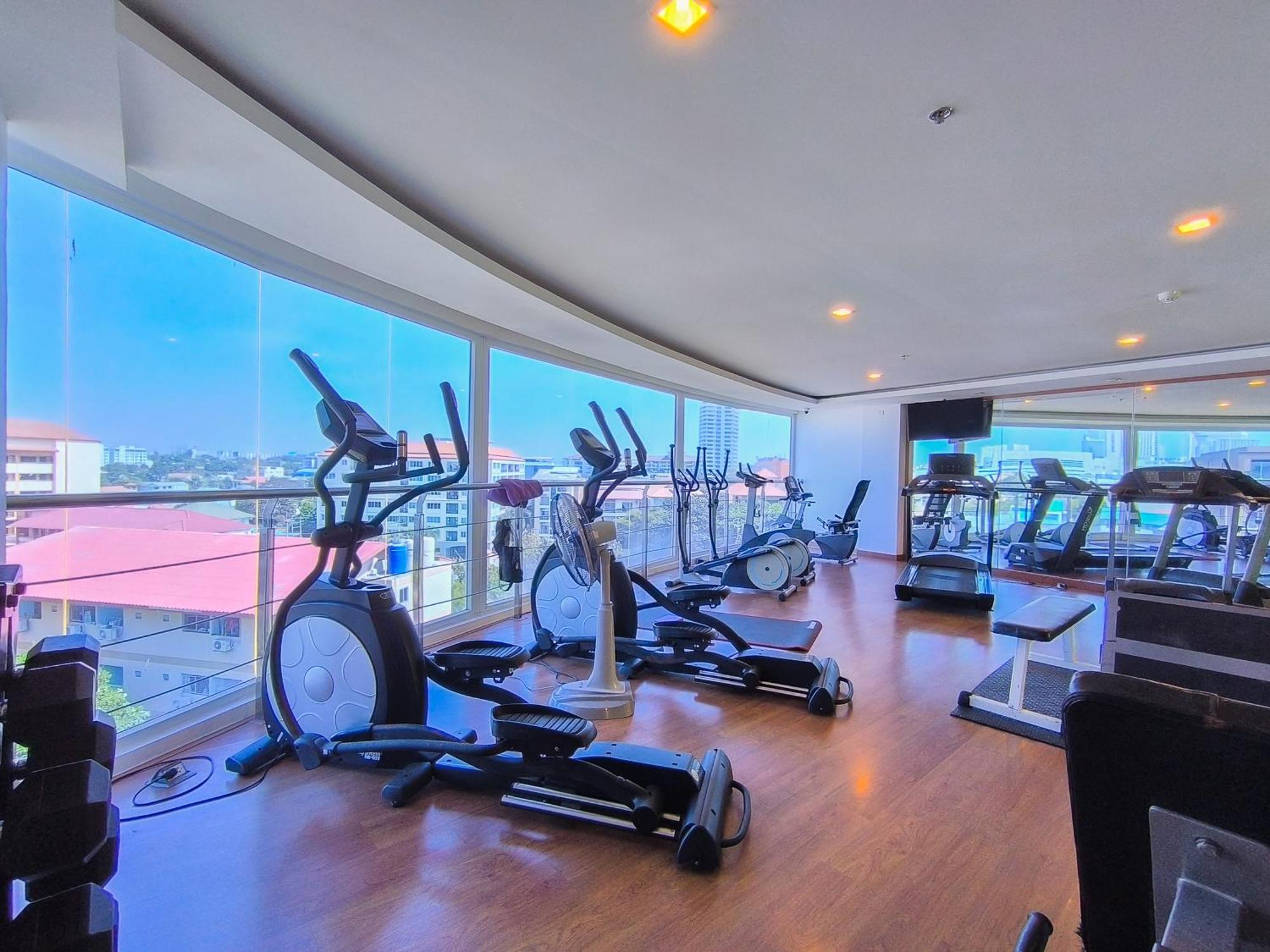 Nova Suites Pattaya By Compass Hospitality Exteriör bild