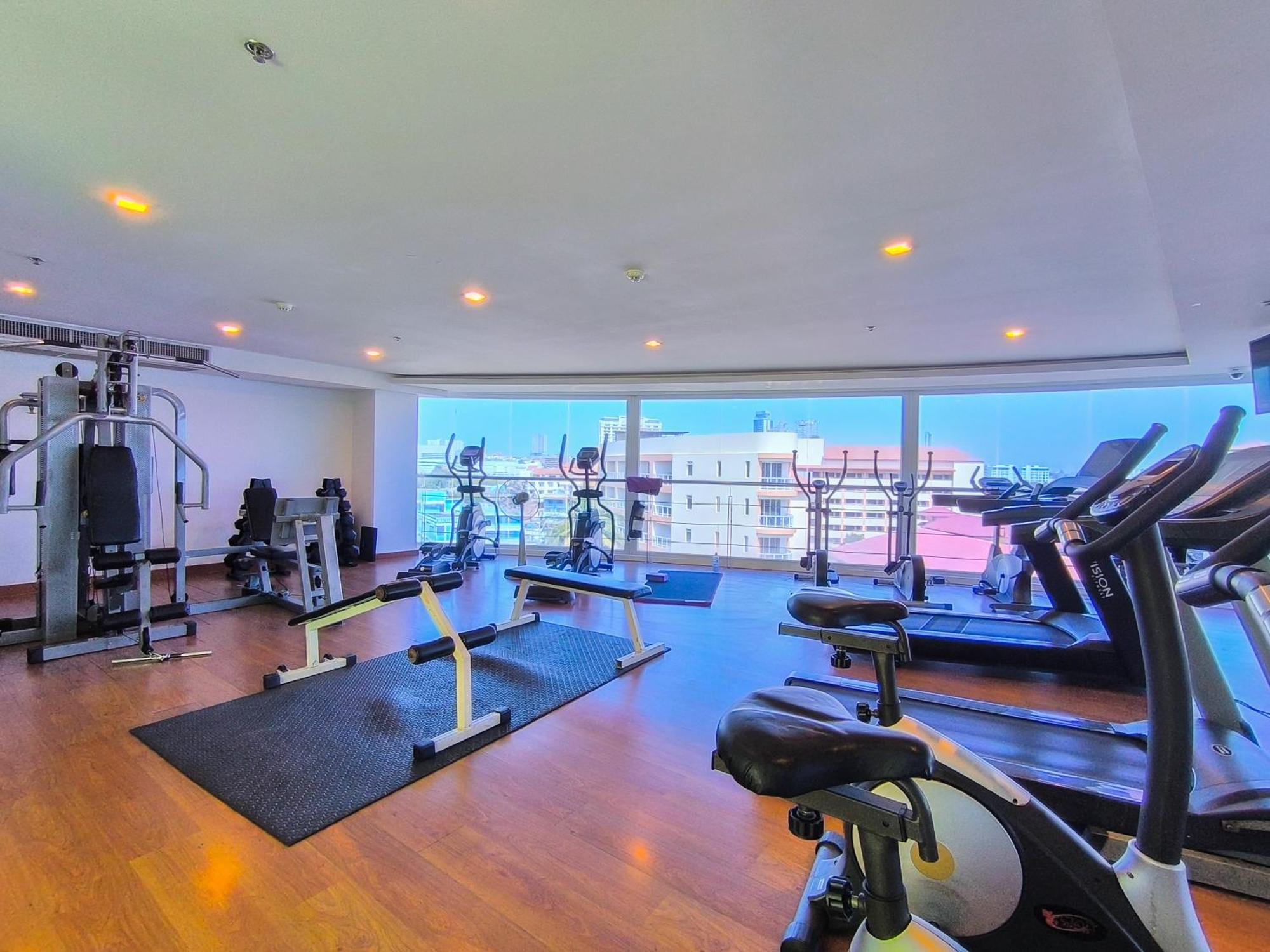 Nova Suites Pattaya By Compass Hospitality Exteriör bild