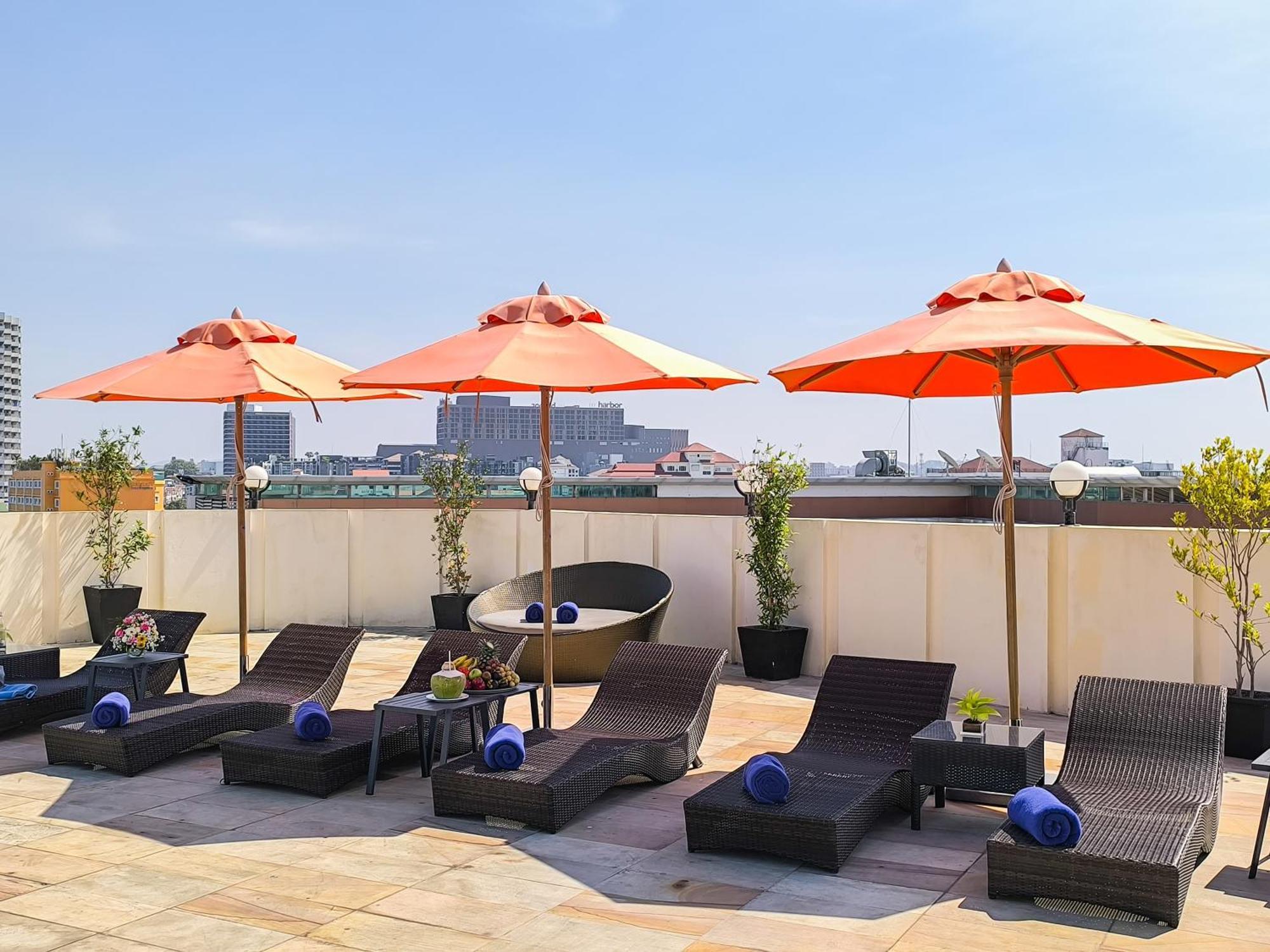 Nova Suites Pattaya By Compass Hospitality Exteriör bild