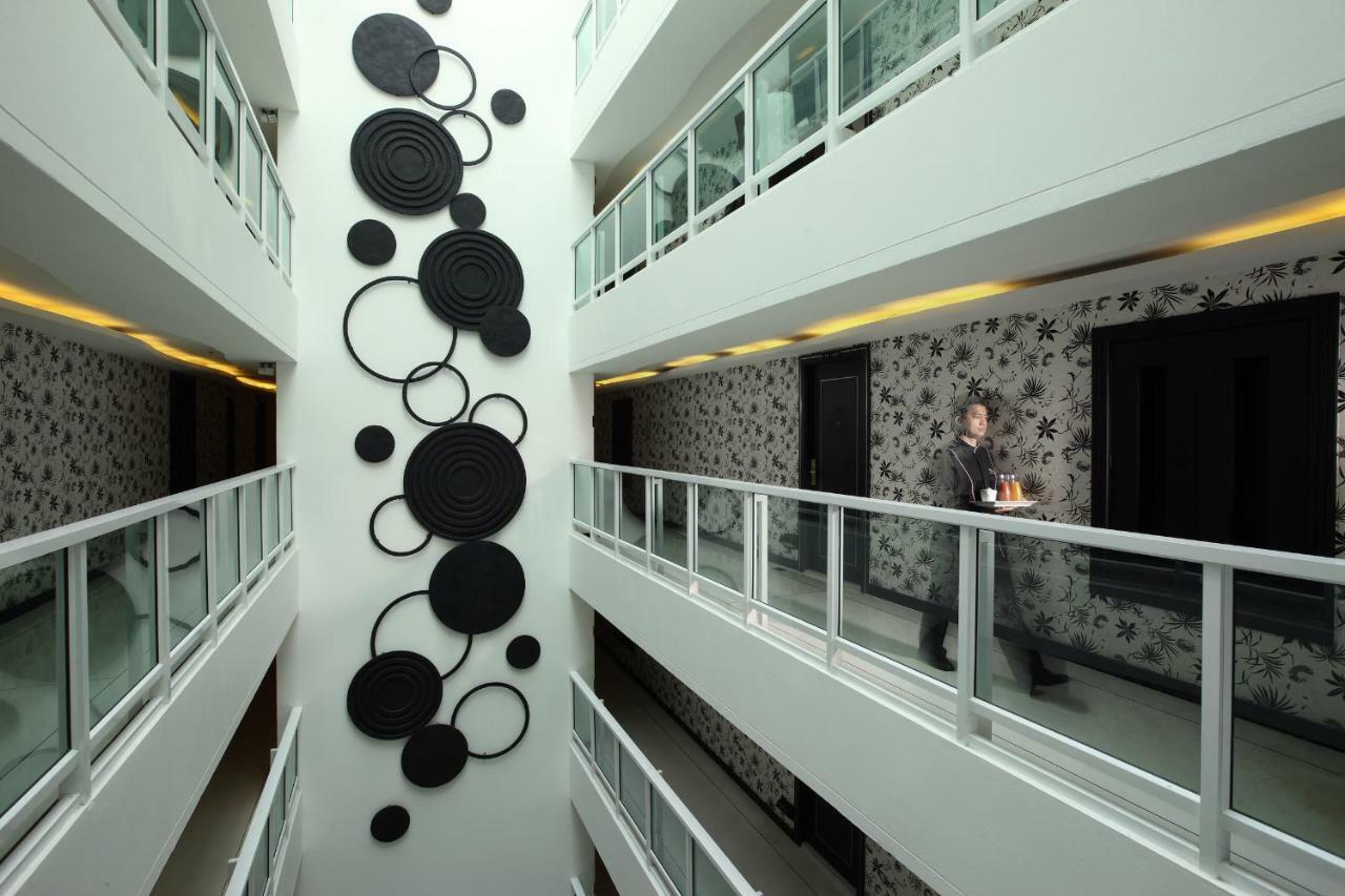 Nova Suites Pattaya By Compass Hospitality Exteriör bild